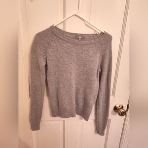 Uniqlo Women's Wool Crew Neck Sweater Gray Size XS Small Work Casual Preppy